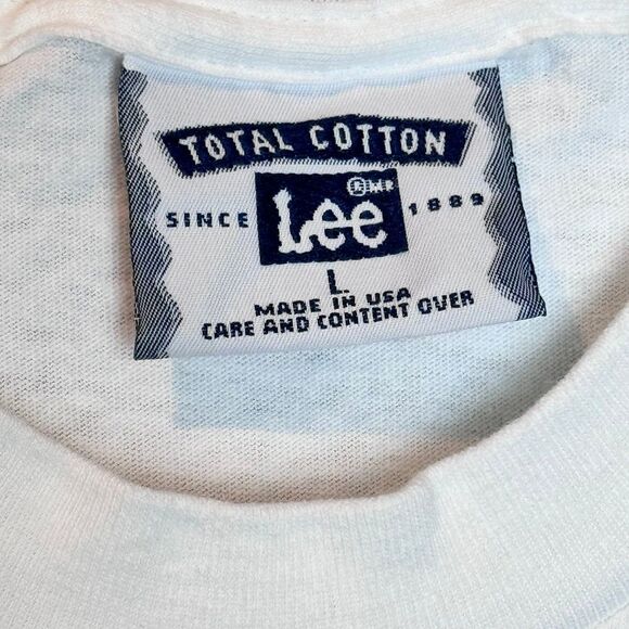 Vintage Lee Total Cotton Mens VICKSBURO print logo white T-Shirt Size large - Picture 10 of 11